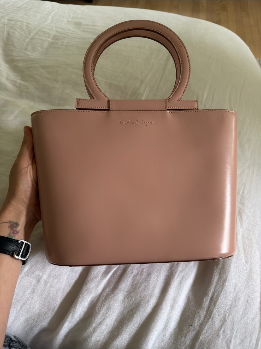 Minimal Circle-Handle Tote Bag in Dusty Pink